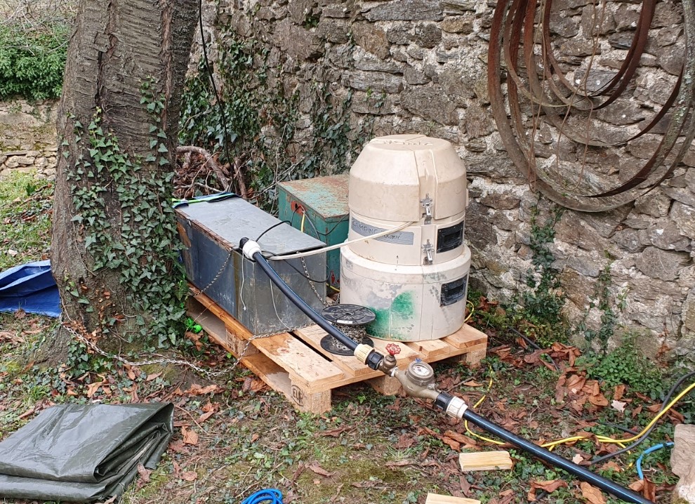 Mise en œuvre d’un essai par pompage de longue durée visant à vérifier si la qualité des eaux interceptées par le forage de reconnaissance s’améliore au fil du pompage (hameau des Crozes -commune de Cabrières)